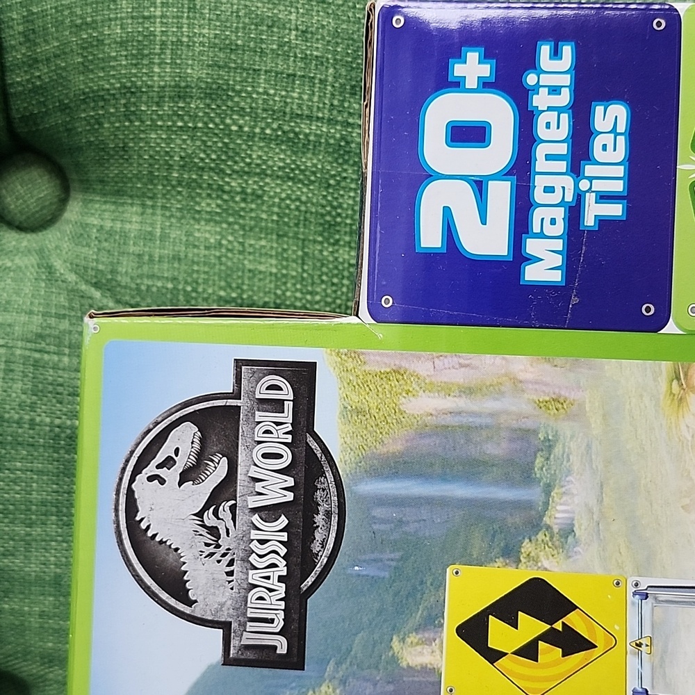 Jurassic World Dino Rescue Tile Town Set - Blue and Gray - Picture 4 of 10